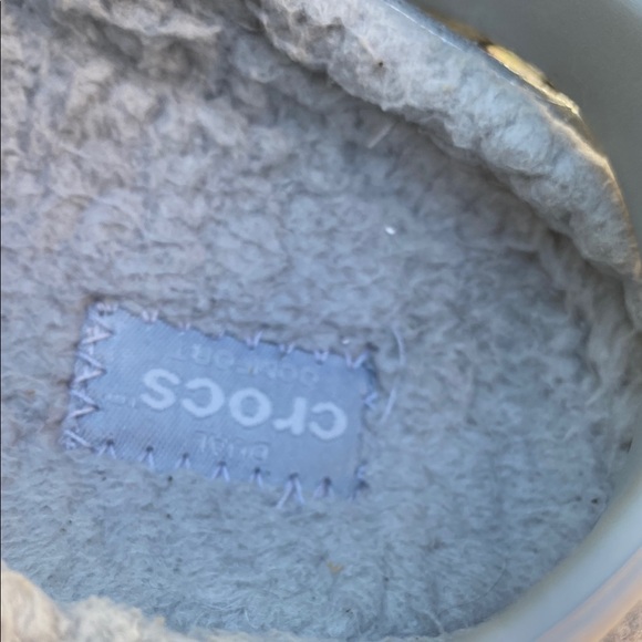 Preowned women’s Crocs  Silver Glitter Clogs 6.5 excellent - Picture 3 of 13